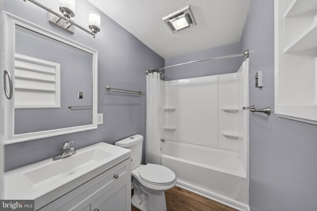 Building Photo - 45448 Mallard St