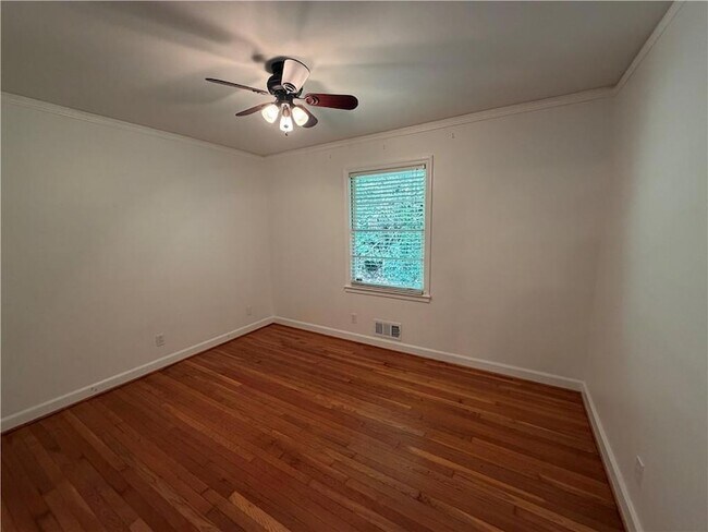 Building Photo - 6651 Castleton Dr NW