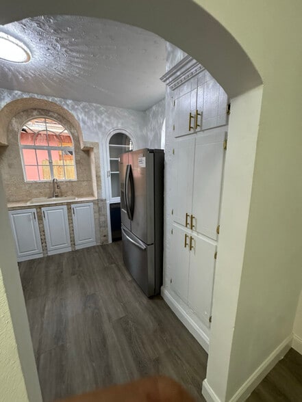 Building Photo - 2507 Highland Ave