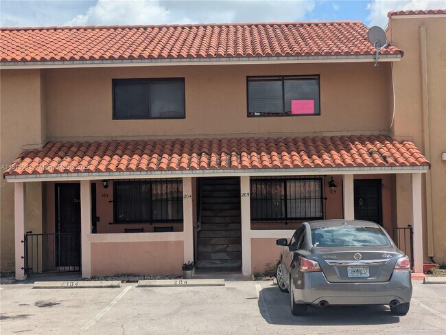 Primary Photo - 2740 W 61st St