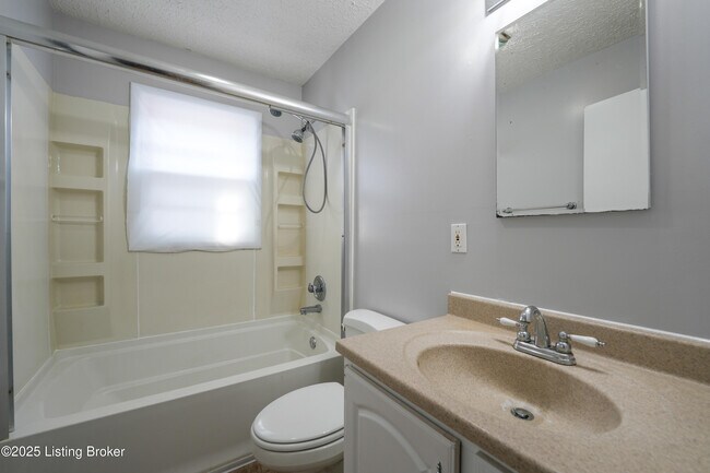 Building Photo - 808 Beecher St