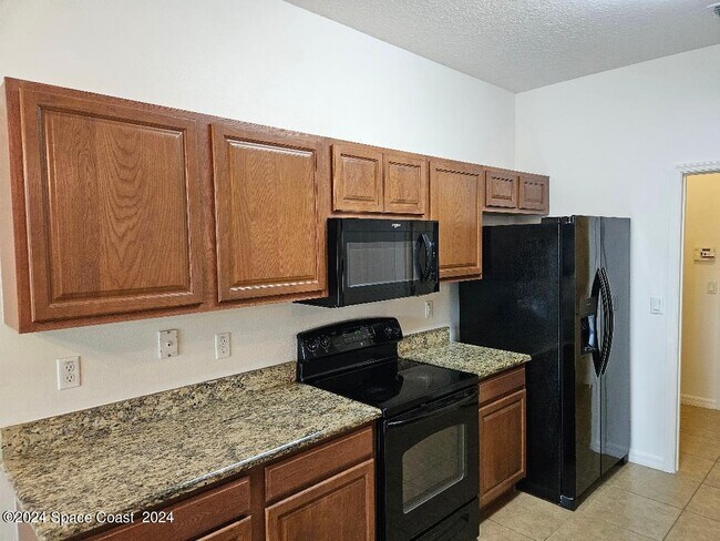 Building Photo - 3335 Burdock Ave