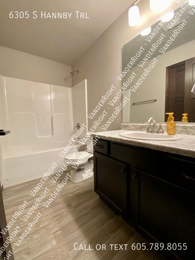 Building Photo - 6305 S Hannby Trl