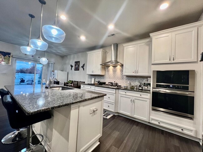 Building Photo - 1404 Reidhaven St