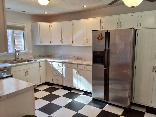 Building Photo - 813 Mohave Ct