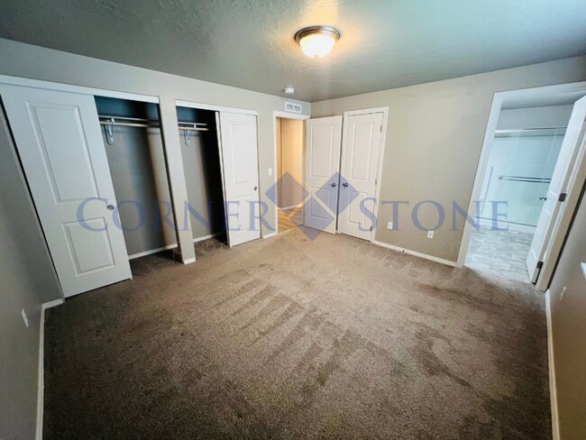 Building Photo - Great Home on Corner Lot!