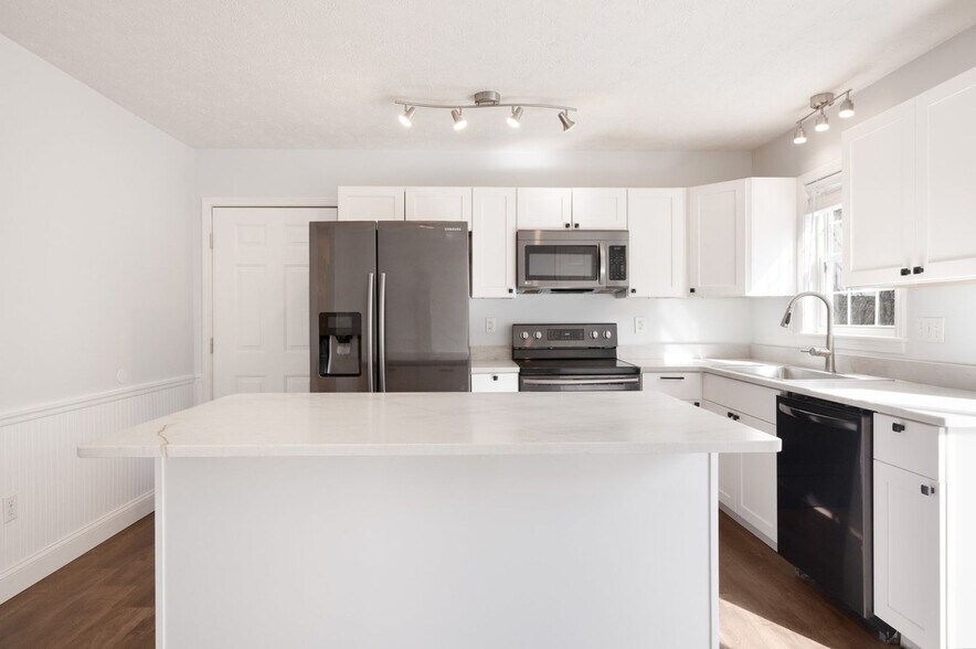 Building Photo - 5 Rash Rd