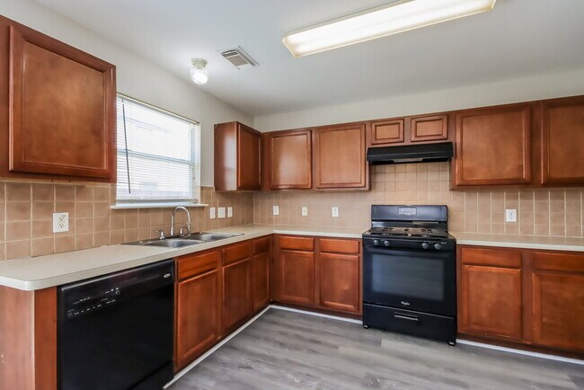 Building Photo - 22922 Twisting Pine Dr