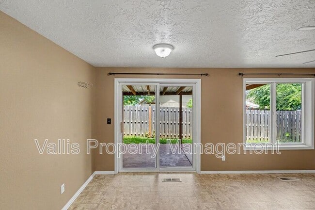 Building Photo - 1075 Mildred Ln SE