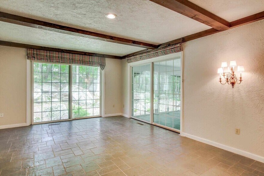 Building Photo - 27 Buttonwood Rd