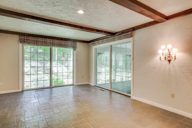 Building Photo - 27 Buttonwood Rd
