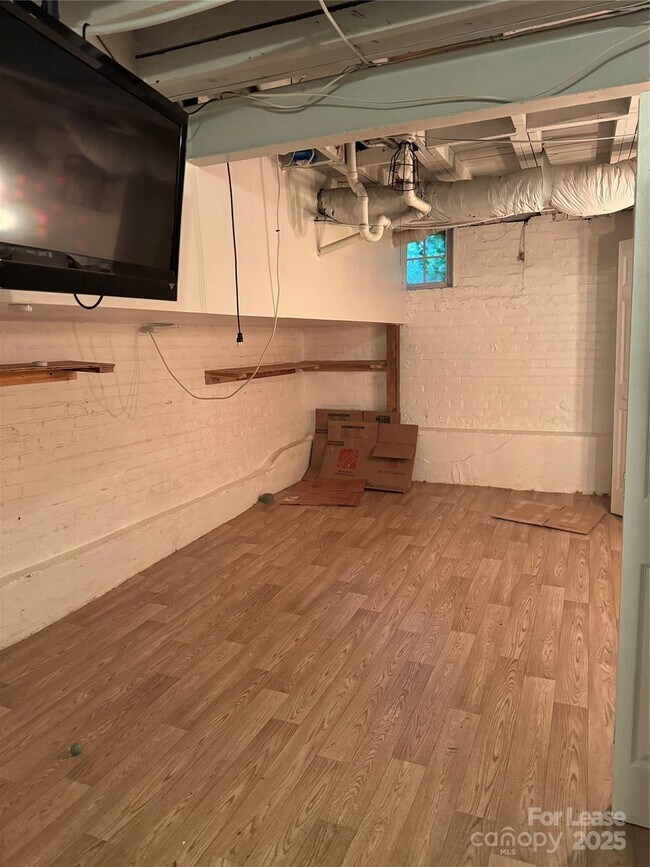 Building Photo - 1100 Herrin Ave