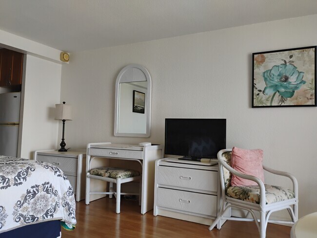 Building Photo - 445 Seaside Ave