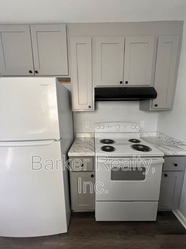 Building Photo - 1602 Pender St