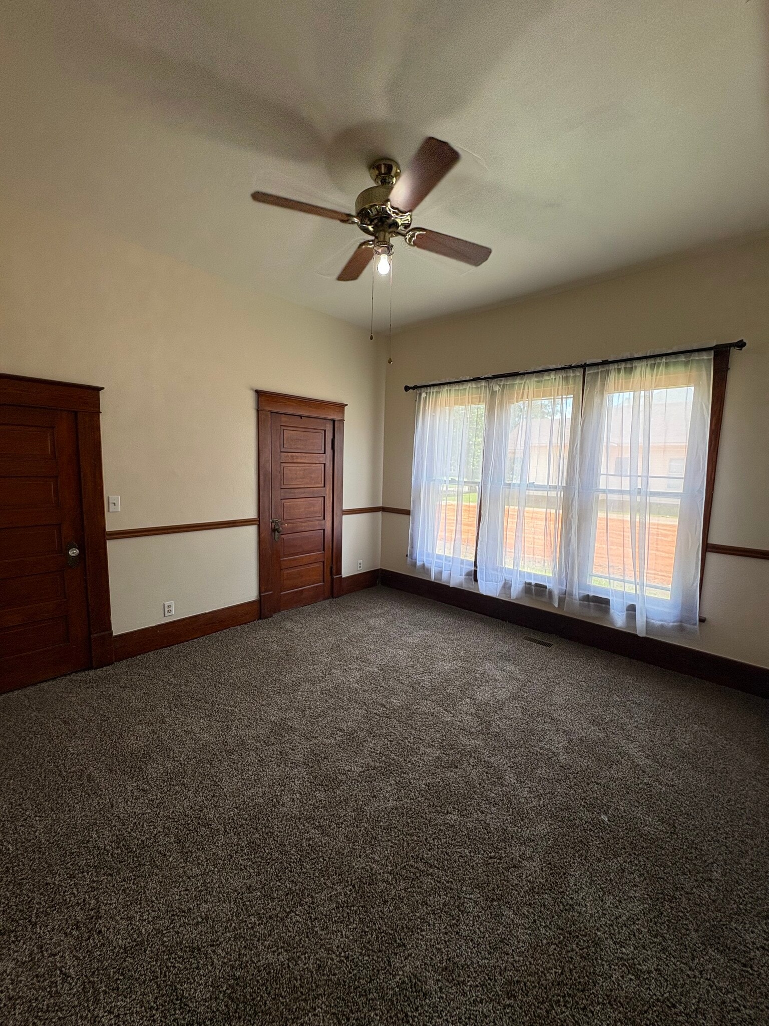 Bedroom 2 - 538 N Aydelotte Ave