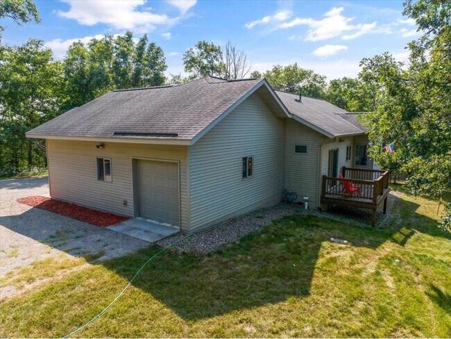 Building Photo - 11423 Fawn Lake Rd