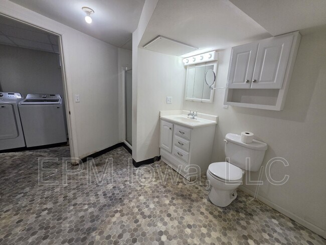Building Photo - 4747 Danbury St NE
