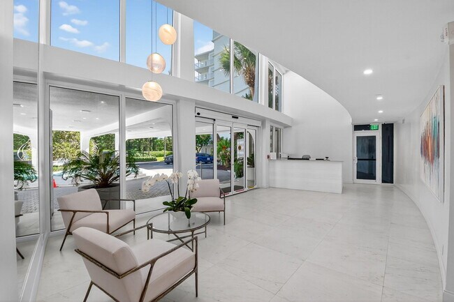 Building Photo - 2780 S Ocean Blvd