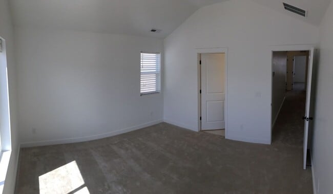 Building Photo - Pet Friendly Gorgeous Row End Townhome w 2 car attached garage!