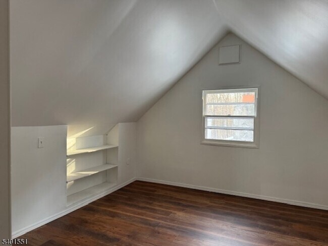 Building Photo - 59 Lakeview Dr