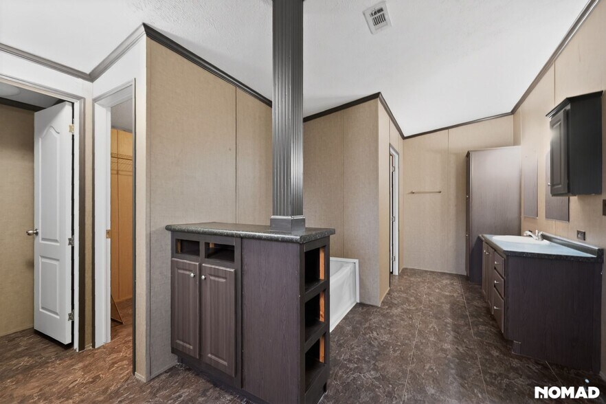 Building Photo - 1658 Reynolds Ln