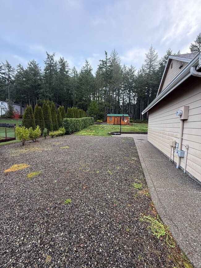 Building Photo - Silverdale 2 Story Home 4bed 2.5 bath