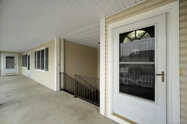 Building Photo - 115 Halstead Ave