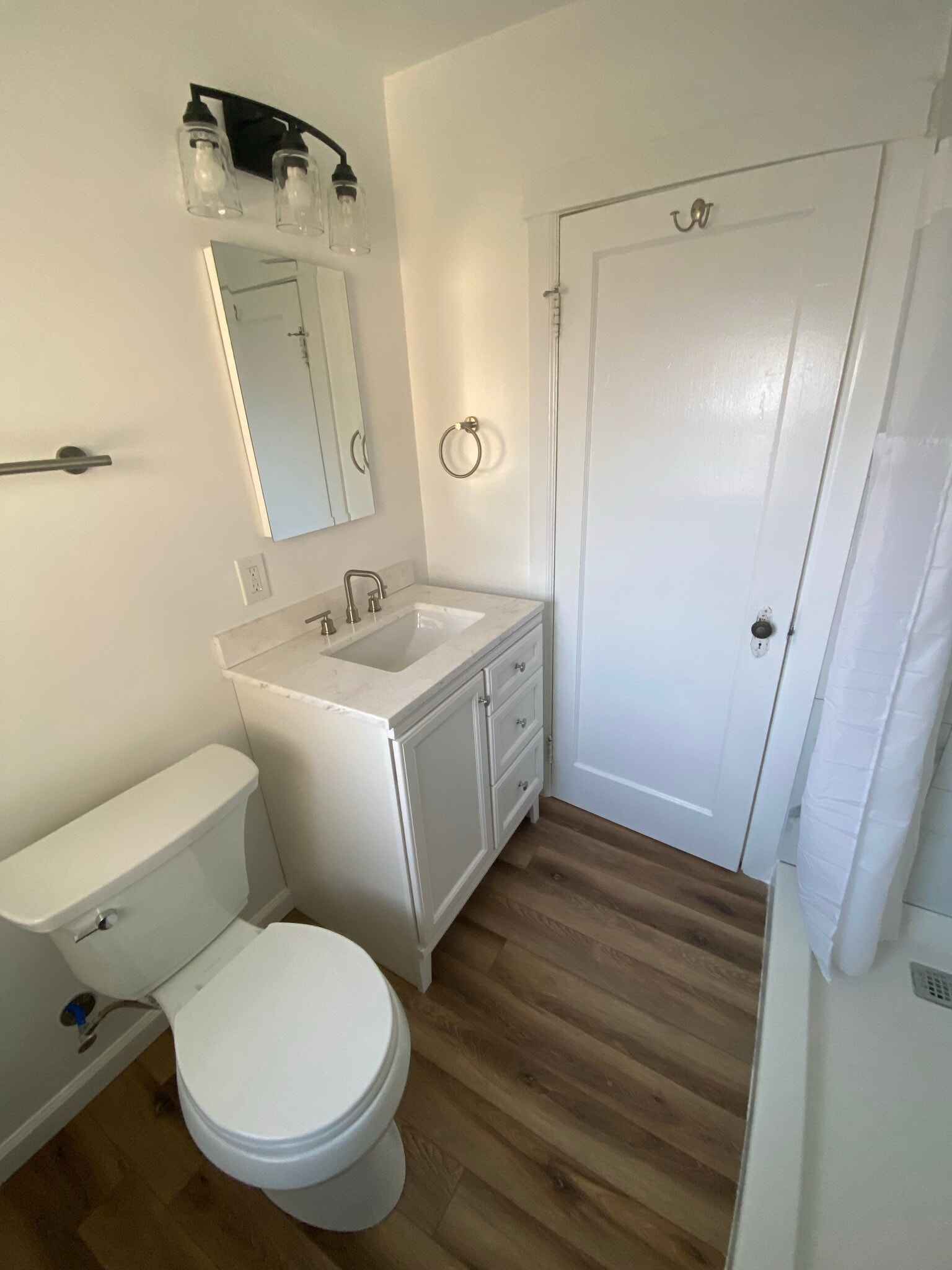 Bathroom - 1524 W Dean Ave