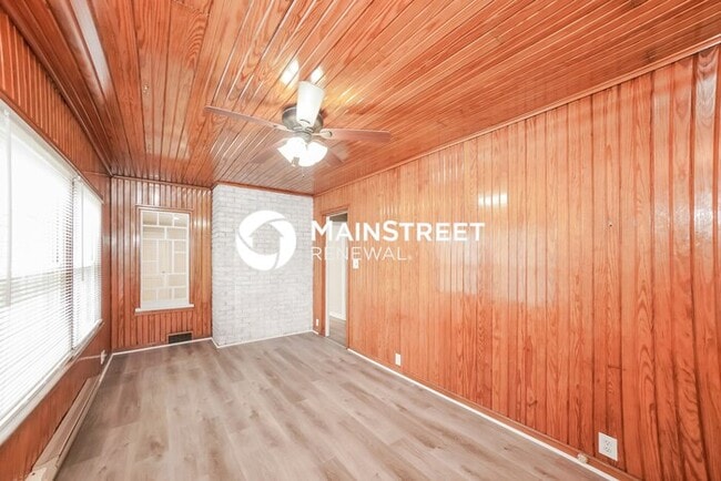 Building Photo - 3 Bedroom Pet-Friendly Home in Indianapoli...