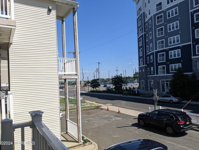 Building Photo - 11 Raritan Ave