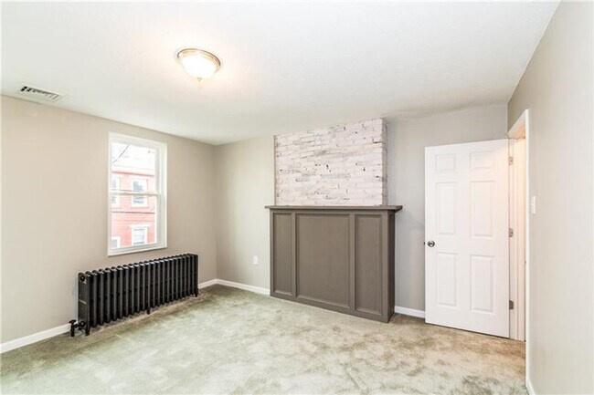 Building Photo - Beautiful 2 bed, 2.5 bath luxury home in S...