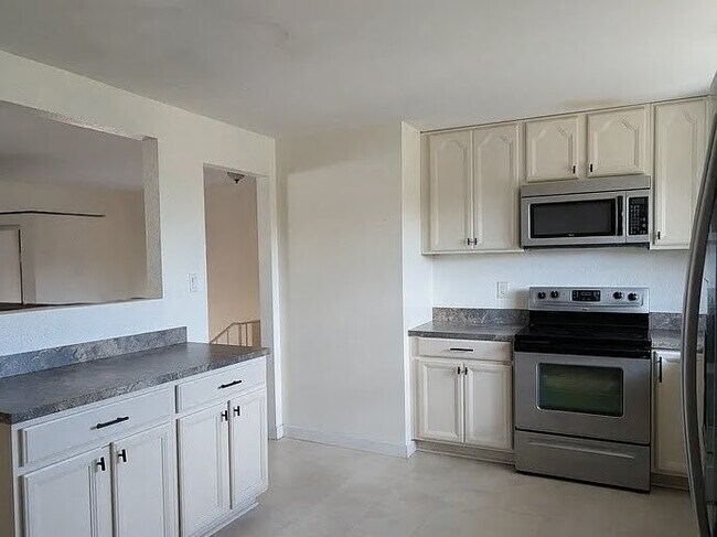 Building Photo - 1340 Dawson Dr