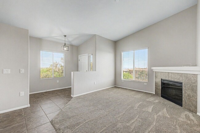 Building Photo - 2 BEDROOM CONDO WITH MOUNTAIN VIEWS!