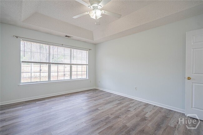 Building Photo - 114 Laurens Ln