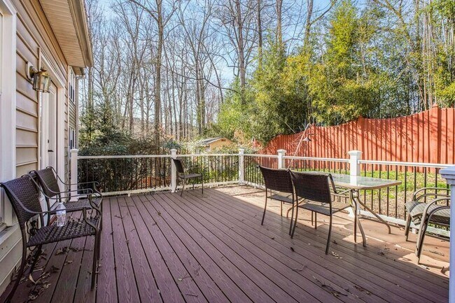 Building Photo - 655 Lancaster St