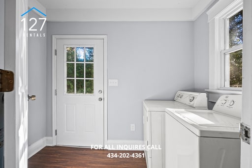 Building Photo - Updated 2BR Duplex with Central Air & Washer/Dryer – Water, Sewer & Trash Included!