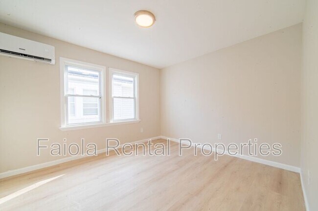 Building Photo - 115 N Delancy Pl