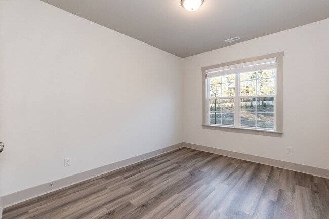 Building Photo - New Construction Modern Home!