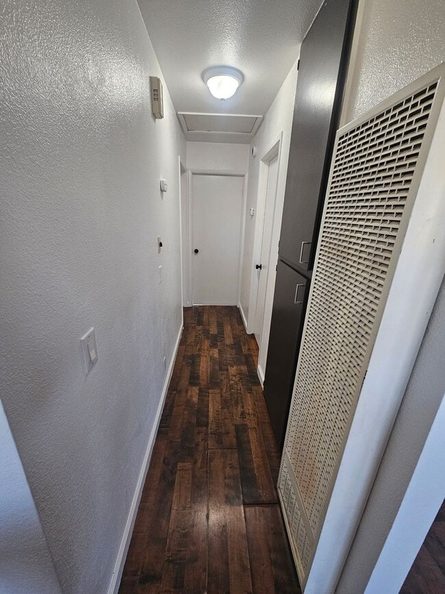 Building Photo - 2 Bedroom 1 Bathroom Home for Rent in Corning!