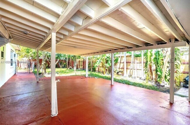 Building Photo - 10245 SW 37th Terrace