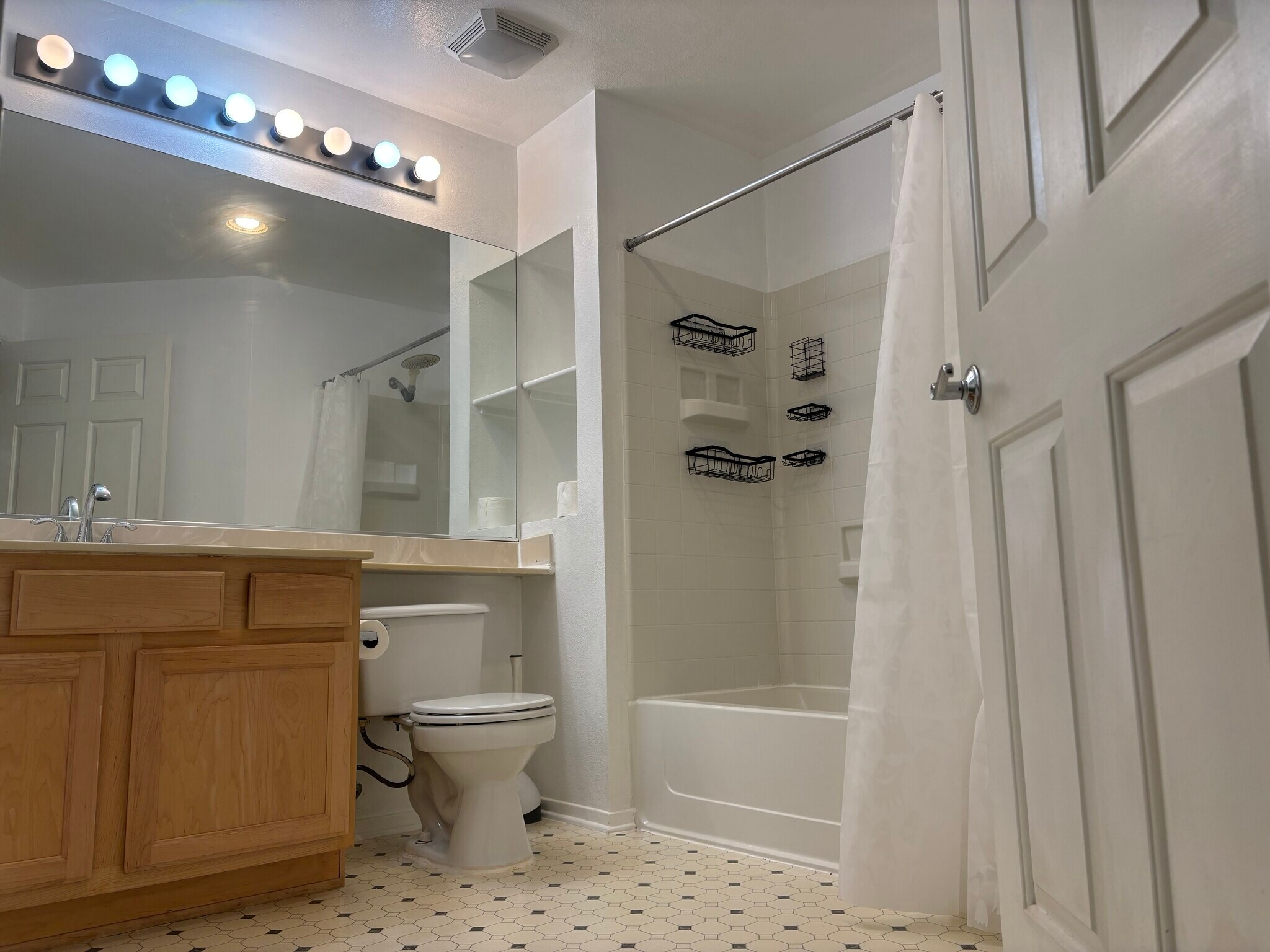 Bathroom - 280 Caldecott Ln