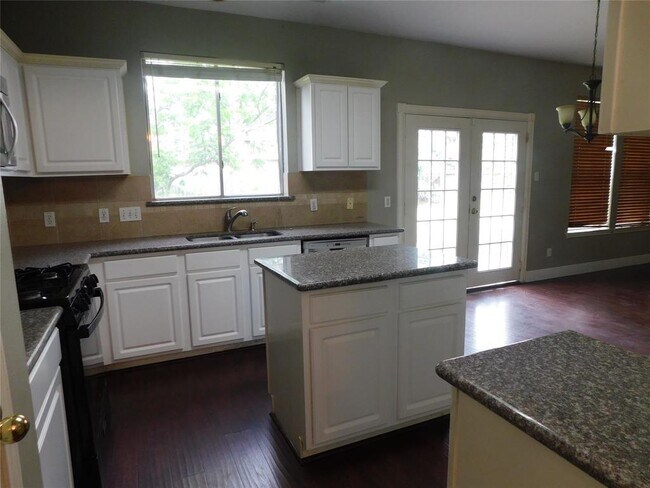 Building Photo - 2914 Bluegrass Ct