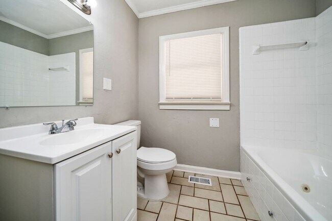 Building Photo - Beautifully Renovated Hueytown Gem – Spacious, Stylish & Move-In Ready!
