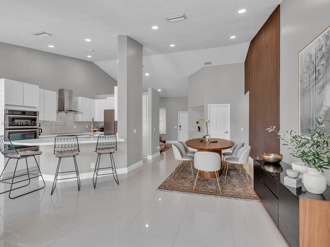 Building Photo - 933 Falling Water Rd