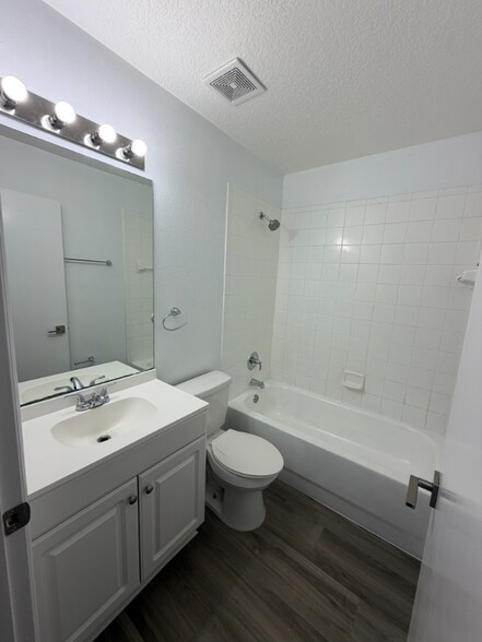 Building Photo - 363 Caribbean Dr