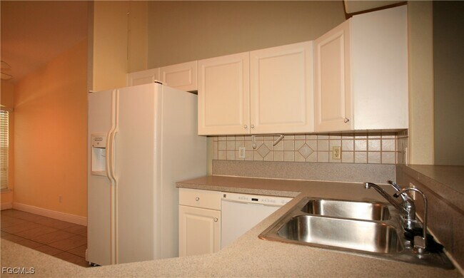 Building Photo - 606 SE 6th Terrace