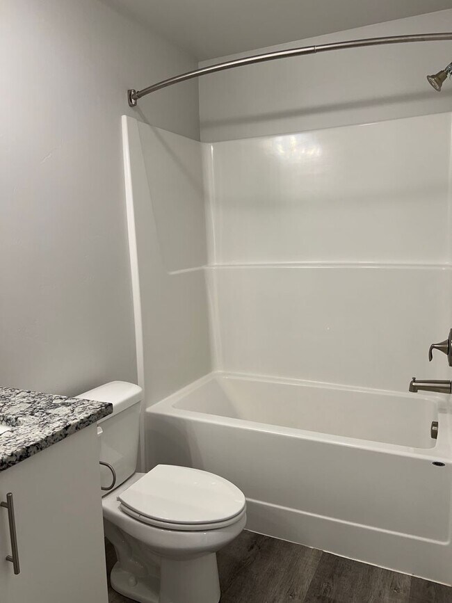 Building Photo - Beautiful 3 Bed, 2.5 Bath Townhome in Summerfield Subdivision | $1,995/month