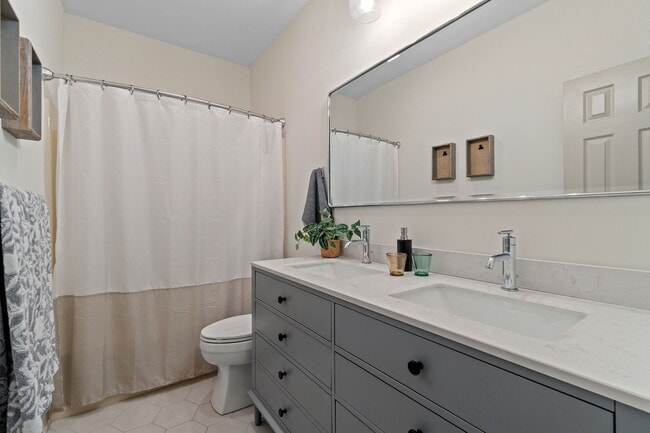 Building Photo - 3244 Cobblestone Dr