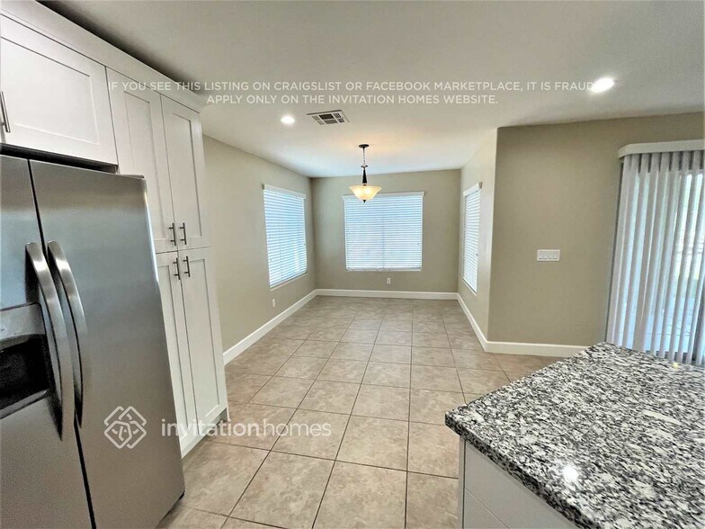 Building Photo - 1395 S Owl Dr