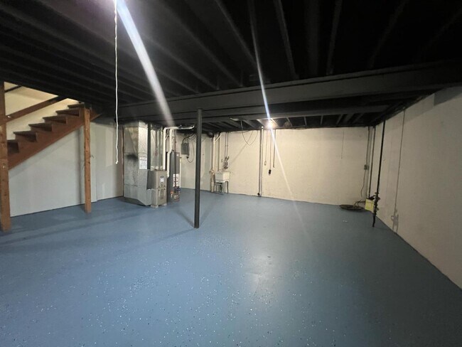 Building Photo - KHR-2711/2713-48-S